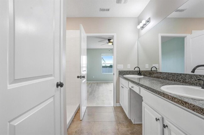 Building Photo - 10256 Carloway Hills Dr