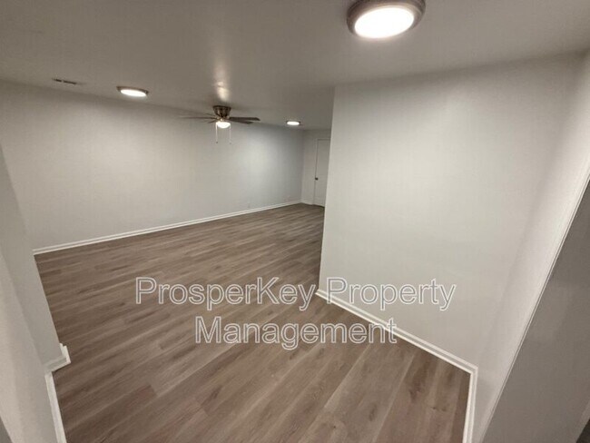 Building Photo - 4723 Harbin St