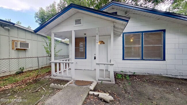 Building Photo - 610 Edgewood Ave S