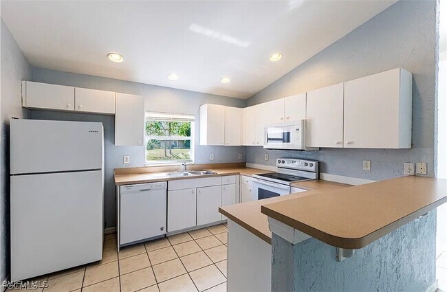 Building Photo - 4716 1st St SW