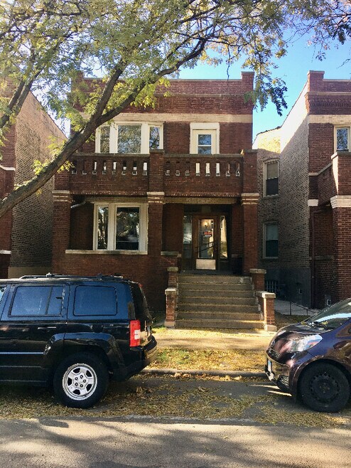 Building Photo - 4242 N Damen Ave
