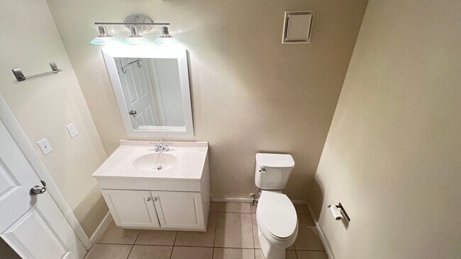 Building Photo - Cozy 2 BD/ 2 BA Apartment in Palm Bay! Washer and Dryer INCLUDED!