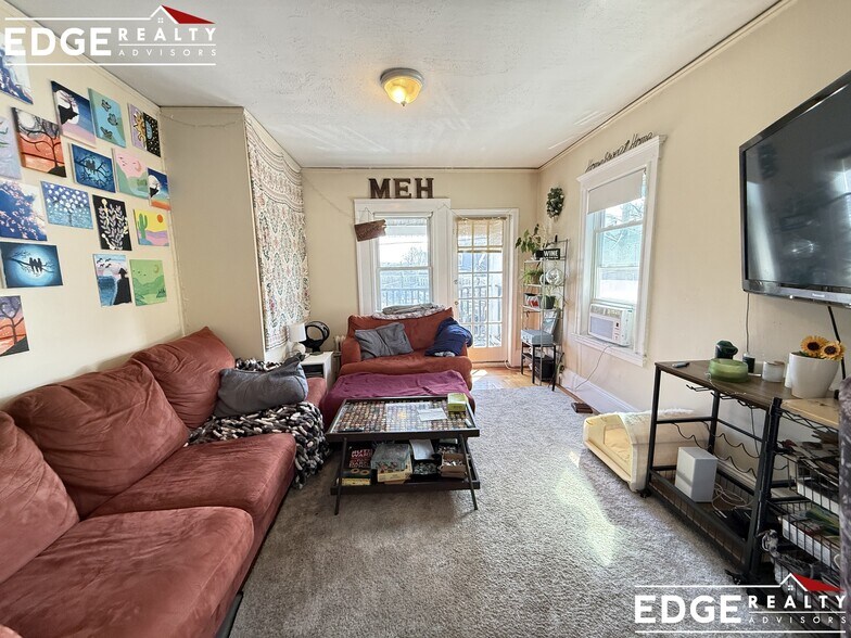 Building Photo - 37 Atkins St