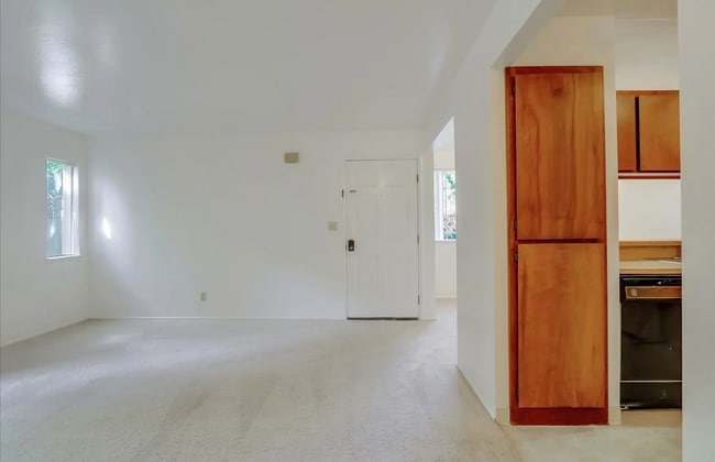 Building Photo - 1158 Honey Trl
