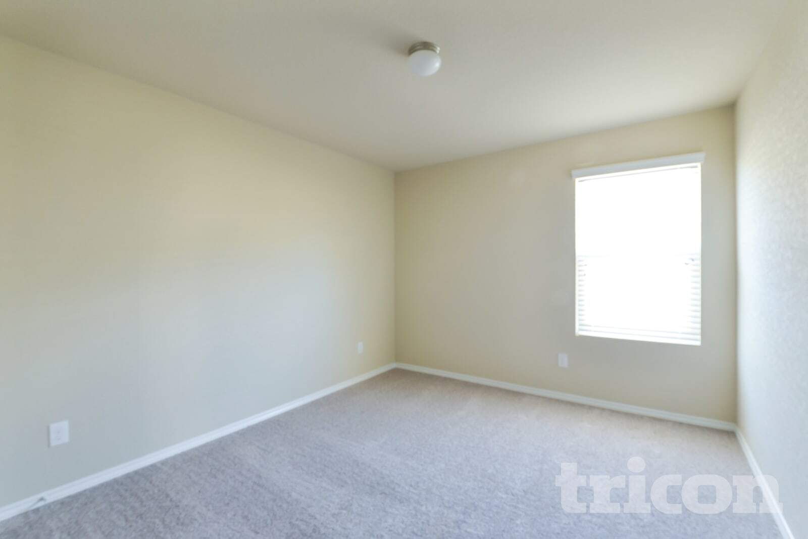 Building Photo - 9735 Marbach Gdn