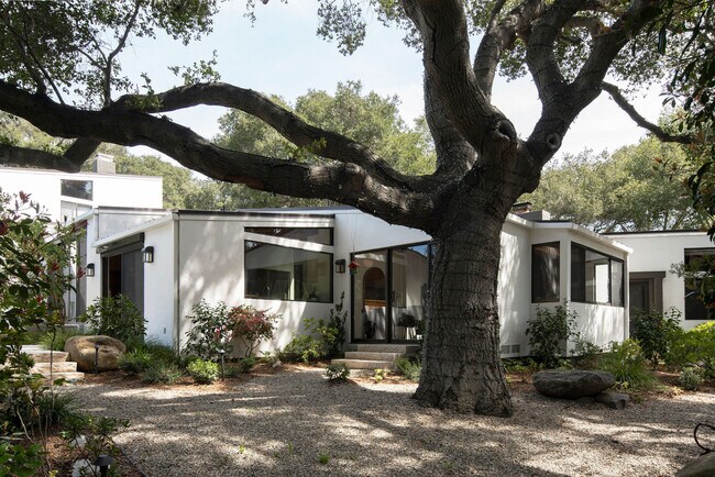 Building Photo - 901 Crater Camp Dr