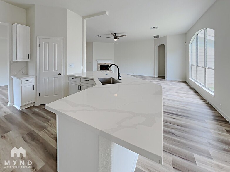 Building Photo - 2212 Kimra Ln