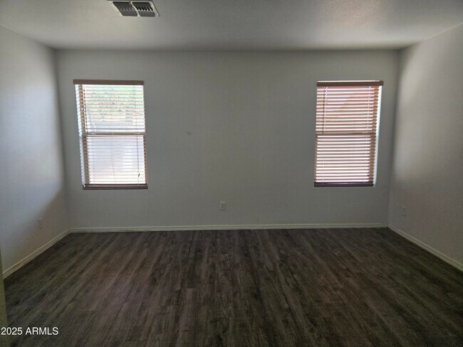 Building Photo - 15736 W Crocus Dr