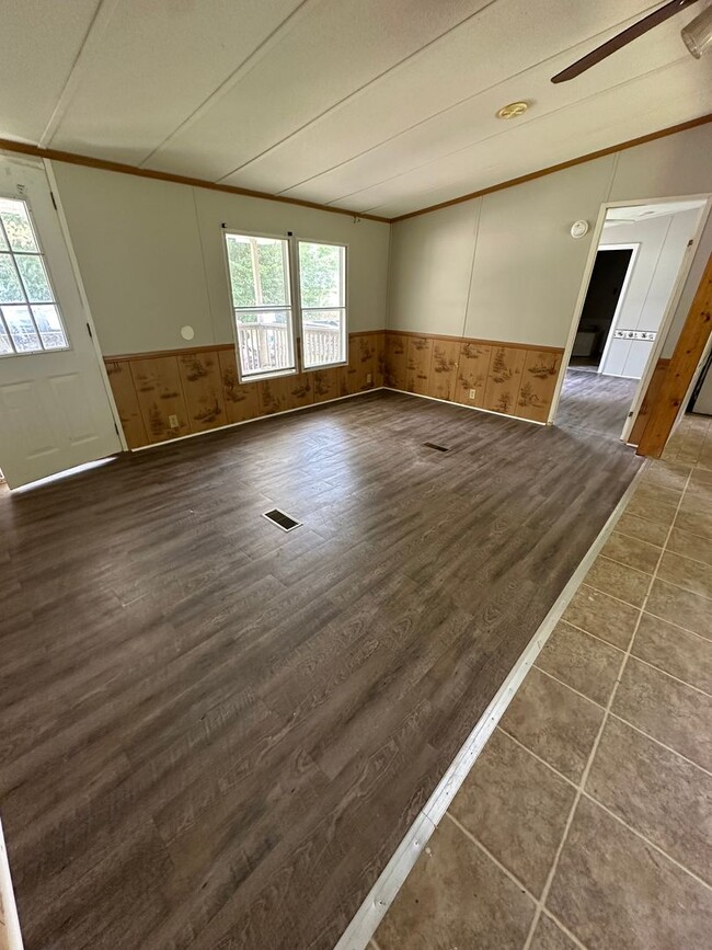 Building Photo - Large 3 bedroom, 2 bath mobile home in Wag...