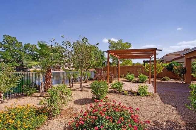 Building Photo - 938 E Indian Wells Pl