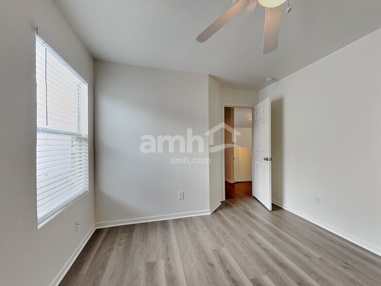 Building Photo - 15515 Elm Leaf Pl