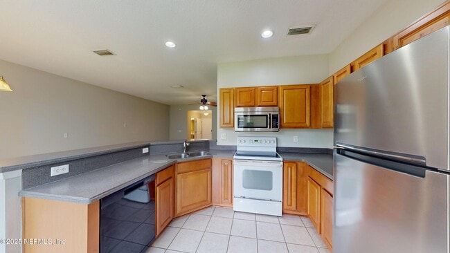 Building Photo - 7091 Stonelion Cir