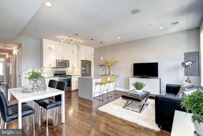 Building Photo - 1478 Harvard St NW