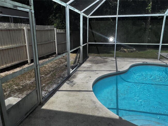 Building Photo - 4703 Alexis Dr