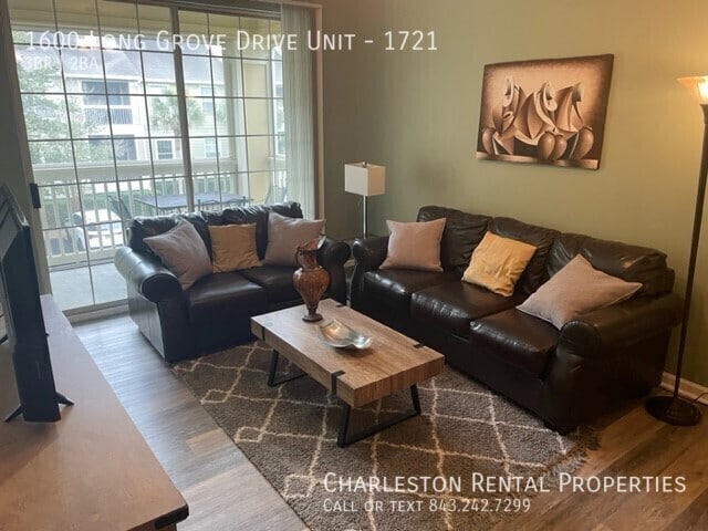 Building Photo - 1600 Long Grove Dr