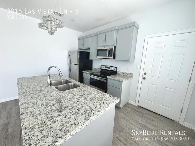 Building Photo - 3815 Las Vistas Ln