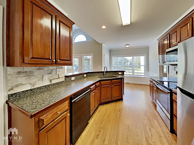Building Photo - 91 Wood Valley Dr