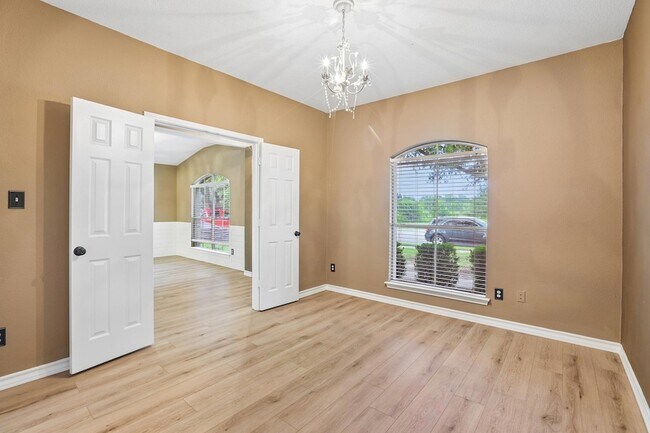 Building Photo - 2656 Bradley Ln