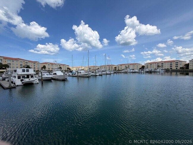 Building Photo - 106 Harbour Isle Dr E