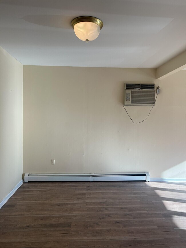 Building Photo - 571 Avenue A