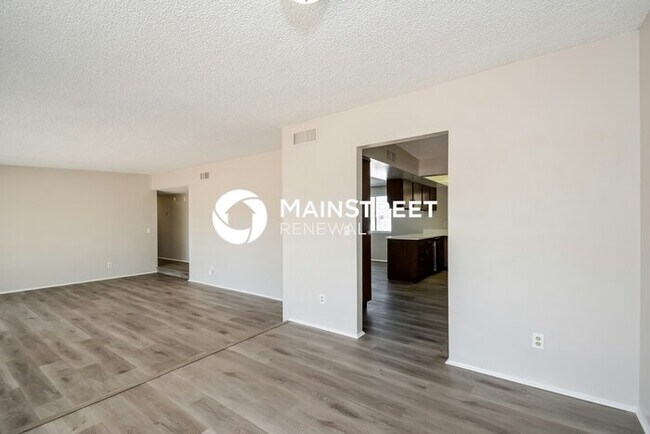 Building Photo - 3 Bedroom Pet-Friendly Home in TUCSON, AZ with Main Street Renewal