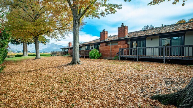 Building Photo - 156 Vineyard Cir