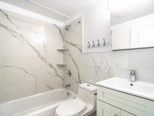 Building Photo - 38 Miriam St