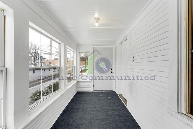 Building Photo - 655 High St SW