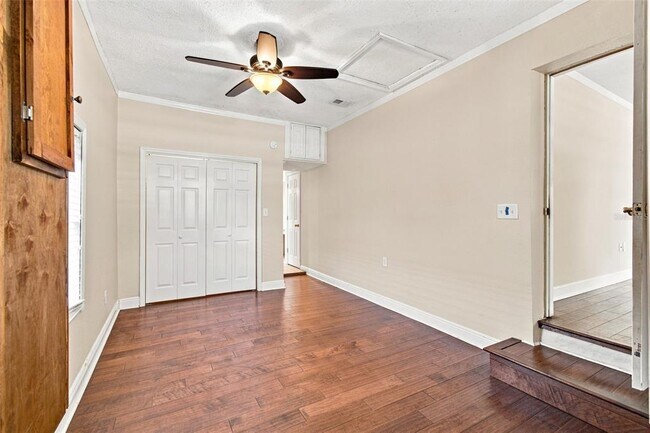 Building Photo - 805 W Braddock St