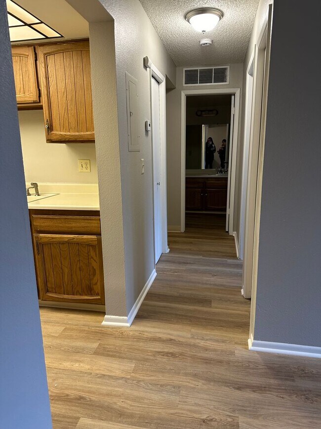 Building Photo - Spacious 1 bed/one bath in Aurora
