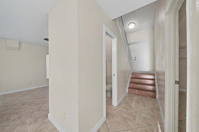 Building Photo - 5789 Woodland Point Dr