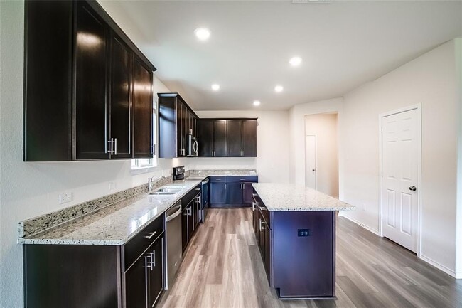 Building Photo - 31 Pacific Loon St