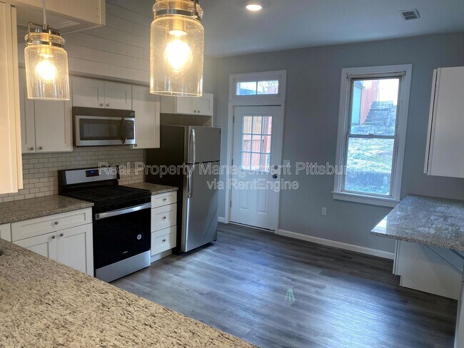 Building Photo - 2140 Lowrie St