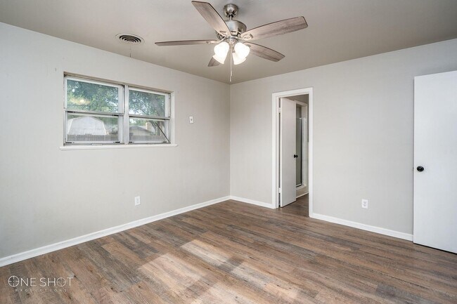 Building Photo - 3749 N 10th St