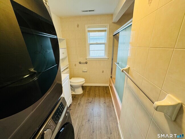 Building Photo - 50 Wood St