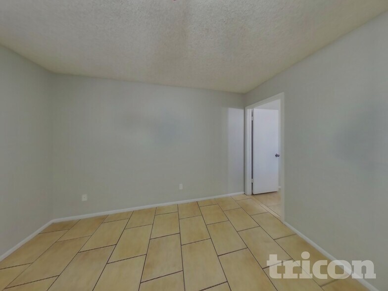 Building Photo - 3729 W North Ln