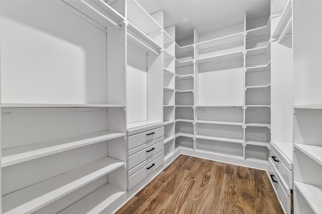 Building Photo - 19818 Packwood Dr