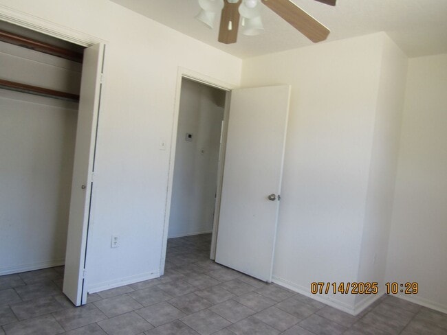 Building Photo - Turtle Creek Townhouse! MacArthur School D...