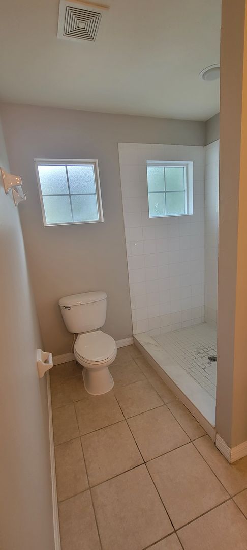 Building Photo - 1571 NW 29 Rd