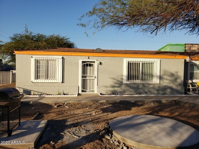 Building Photo - 909 S 35th Ave