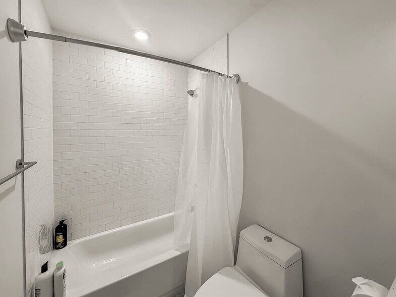 Building Photo - 1427 Germantown Ave