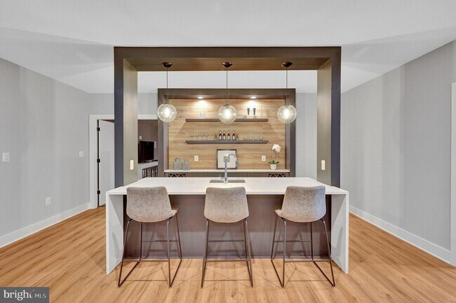 Building Photo - 1100 Balls Hill Rd