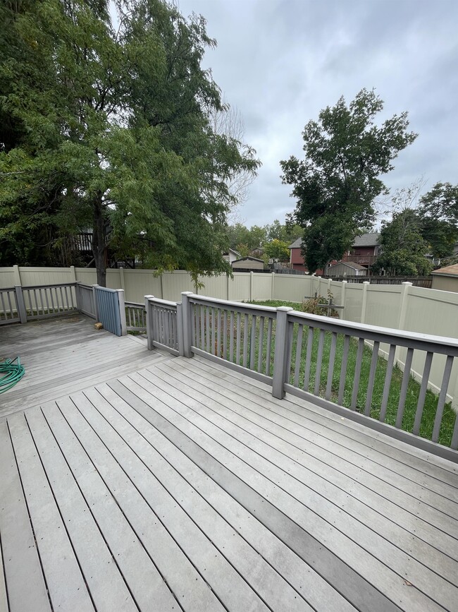 Building Photo - 385 Pheasant Pl