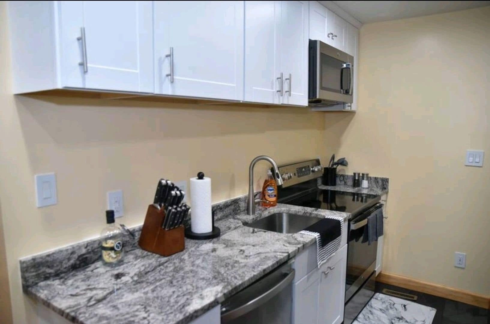 Building Photo - 1917 Taylor Ave