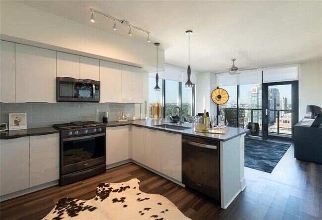 Building Photo - 1400 W Peachtree St NW