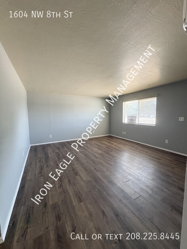 Building Photo - 1604 8th St NW