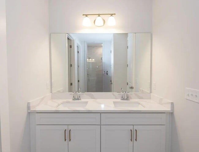 Building Photo - 2023 Rosemary Street