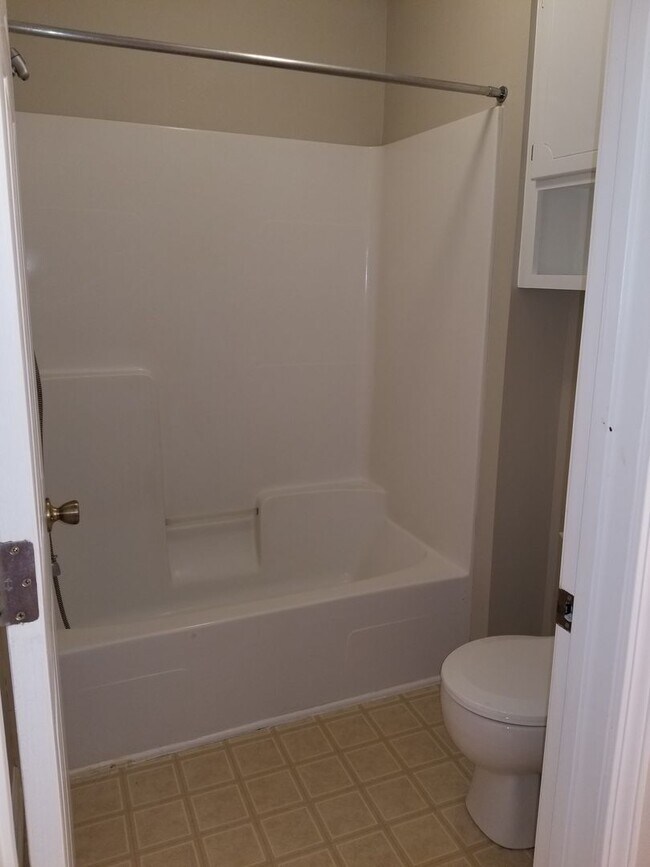 Building Photo - Foxchase Townhomes, Enterprise, AL