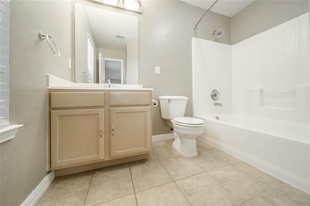 Building Photo - 2211 Lilac Cir