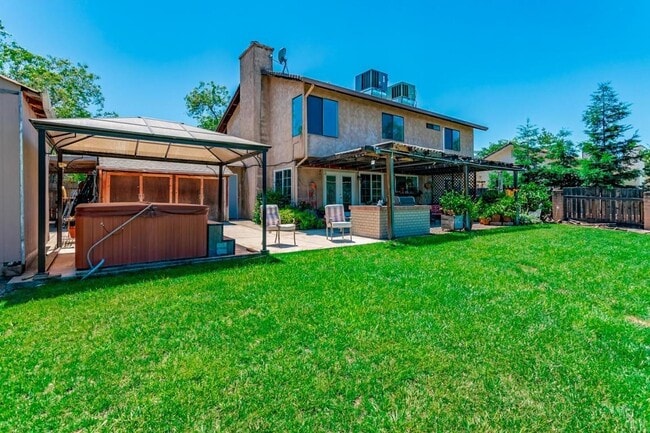 Building Photo - 4 Bedroom Home in West Redding